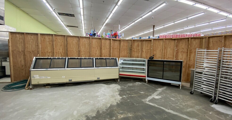 More Photos Of 23401-23565 S Avalon Blvd, Carson Freestanding For Lease