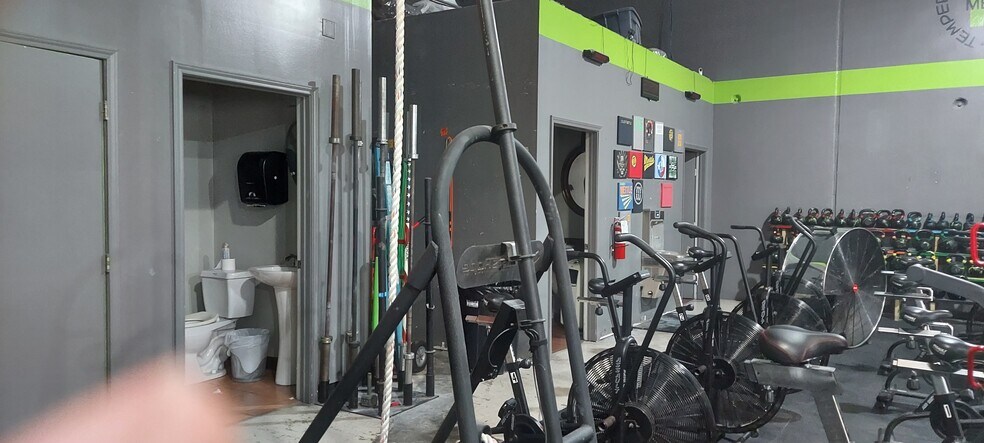 More Photos Of 4903 Golden Quail, San Antonio Storefront Retail Office For Sale