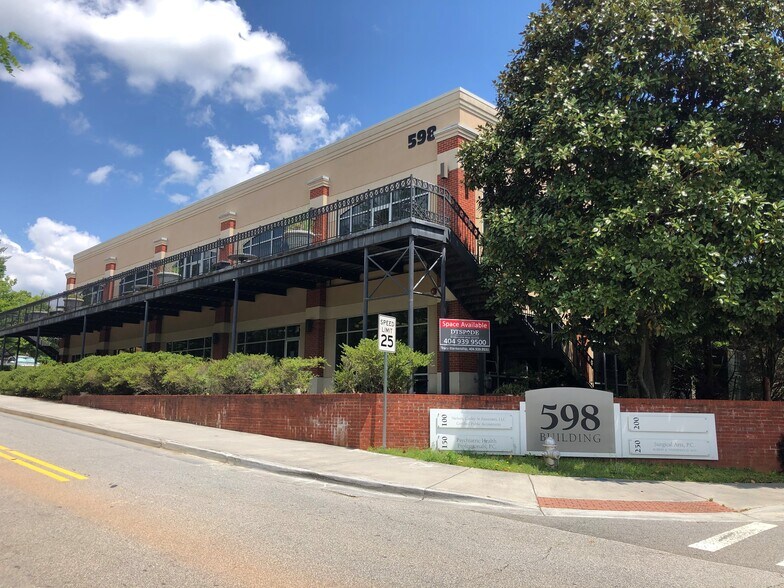 More Photos Of 598 Nancy St, Marietta Medical For Lease