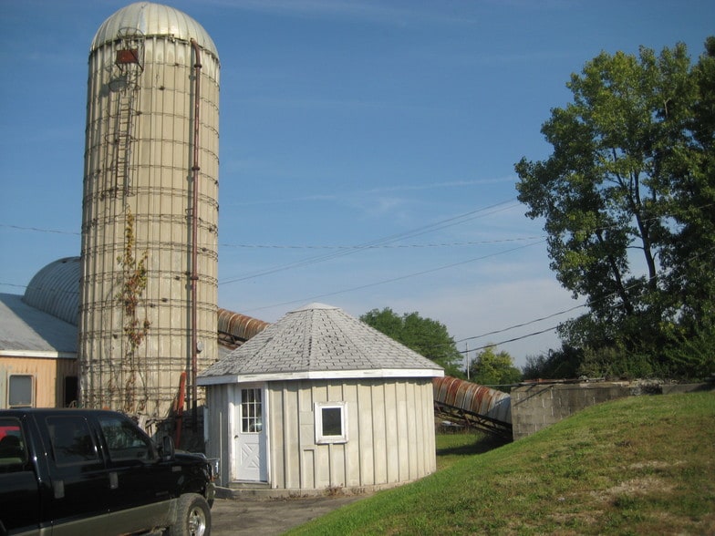 More Photos Of 1294 E US Highway 36, Urbana Manufacturing For Sale