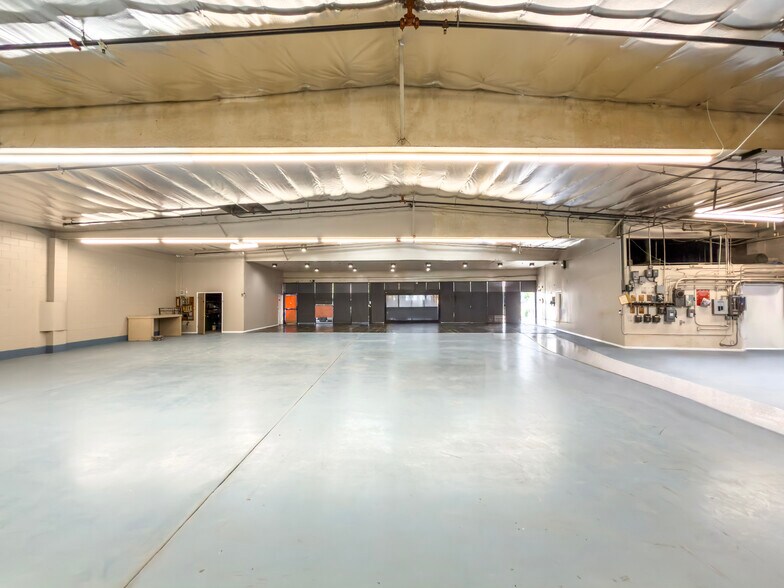 More Photos Of 537 S Glendora Ave, West Covina Freestanding For Lease