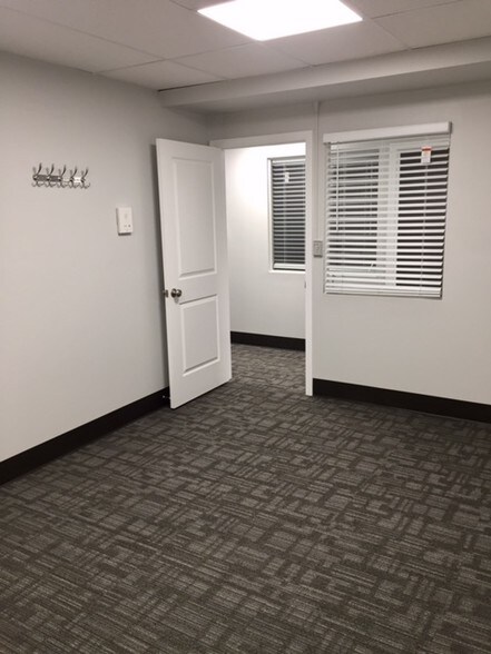 More Photos Of 5117 Main St, Downers Grove Storefront Retail Office For Lease