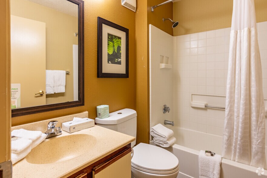 More Photos Of 7065 Jimmy Carter Blvd, Peachtree Corners Hotel For Sale