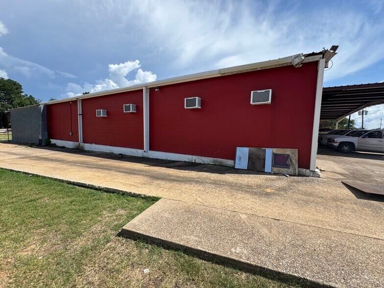 More Photos Of 7823 Highway 155, Coffee City Freestanding For Sale