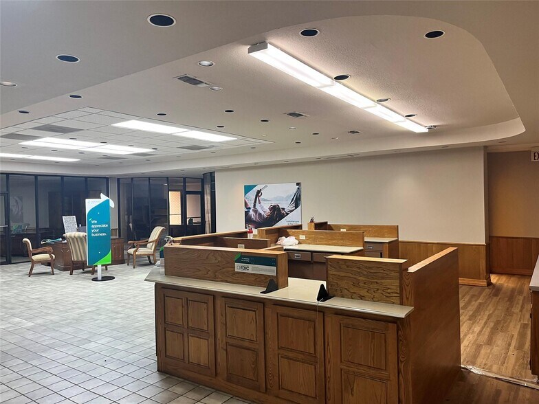 More Photos Of 101 N 4th St, Lometa Daycare Center For Sale