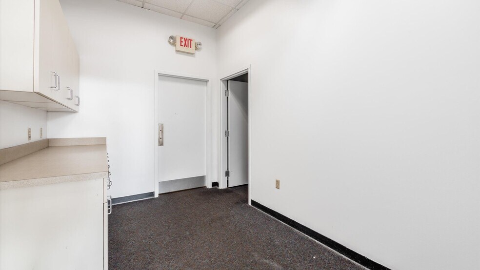 More Photos Of 61600-61690 Southgate Rd, Cambridge Unknown For Lease