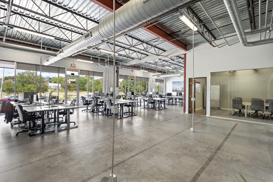 More Photos Of 2301 E Riverside Dr, Austin Unknown For Lease