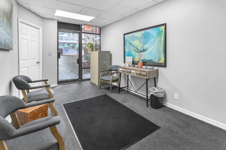 More Photos Of 8360 W Oakland Park Blvd, Sunrise Office For Sale