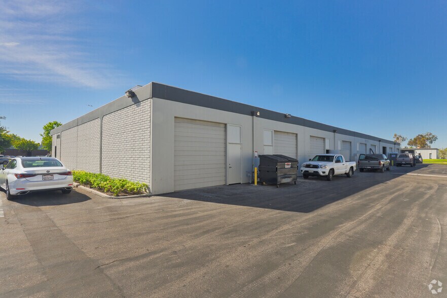 More Photos Of 17931 Sky Park Cir, Irvine Light Manufacturing For Lease