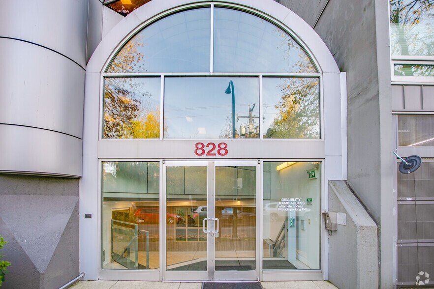More Photos Of 828 W 8th Ave, Vancouver Office For Lease