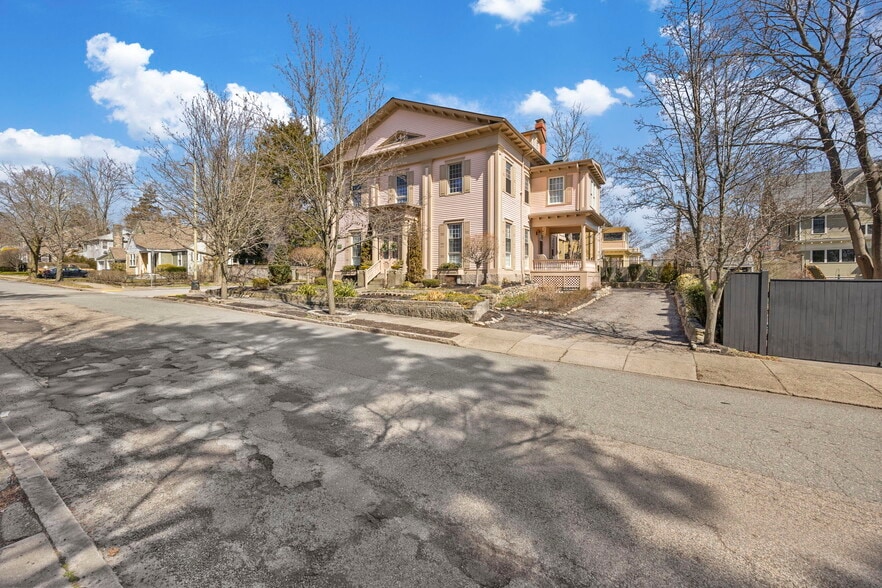 More Photos Of 76 Cottage St, New Bedford Multifamily For Sale