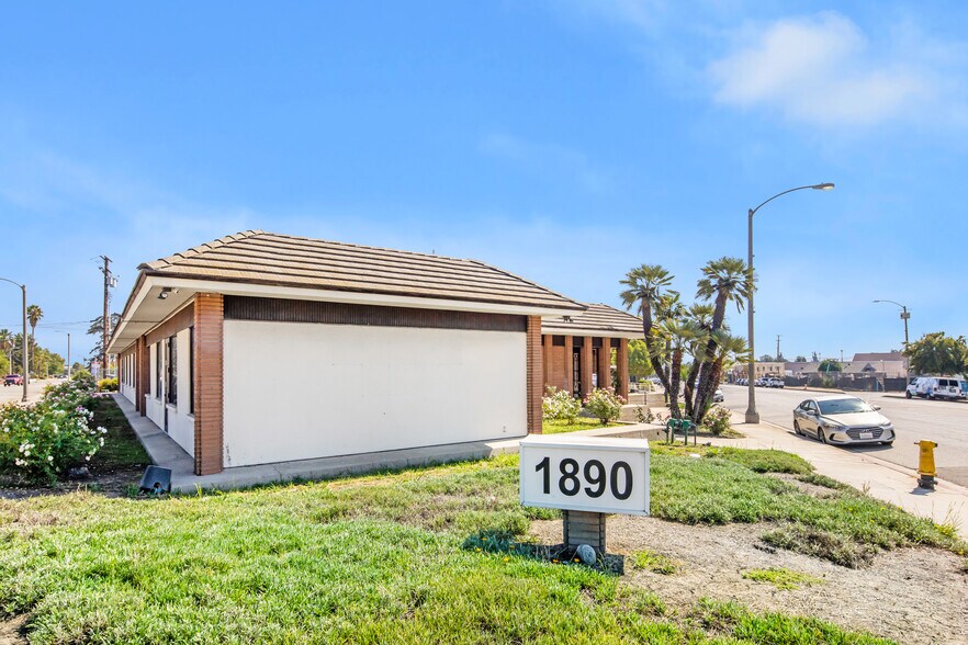 More Photos Of 1890 N Garey Ave, Pomona Medical For Lease