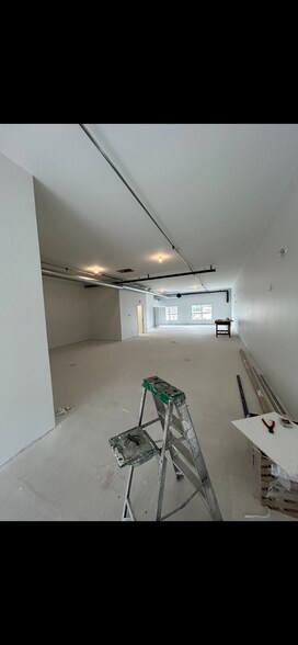 More Photos Of 5075 E University Ave, Pleasant Hill Loft Creative Space For Lease