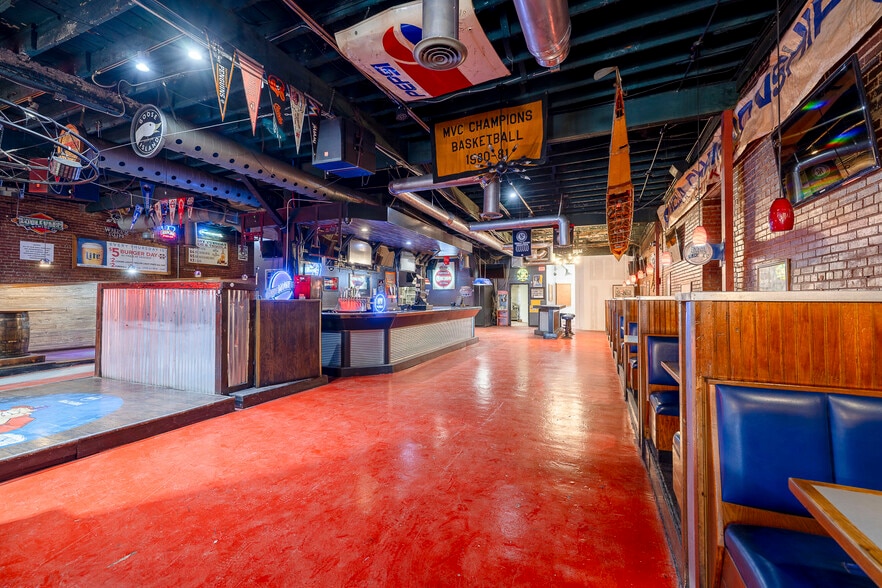 More Photos Of 117 N Mosley St, Wichita Bar For Sale
