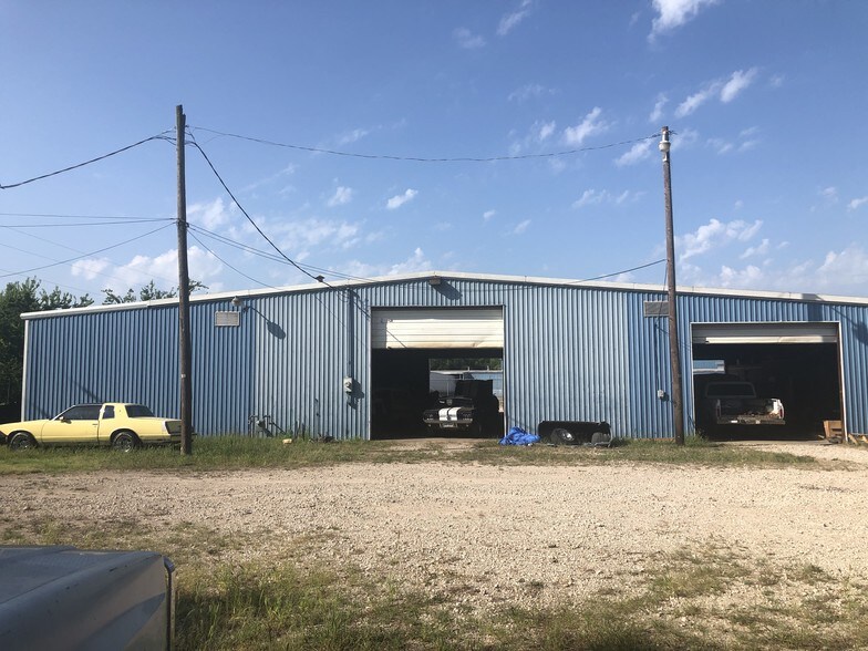 More Photos Of 1400 W Marvin Ave, Waxahachie Warehouse For Sale