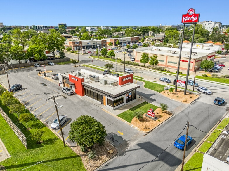 More Photos Of 811 S 5th St, Waco Fast Food For Sale