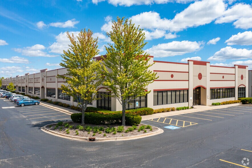 More Photos Of 2511 Technology Dr, Elgin Unknown For Lease