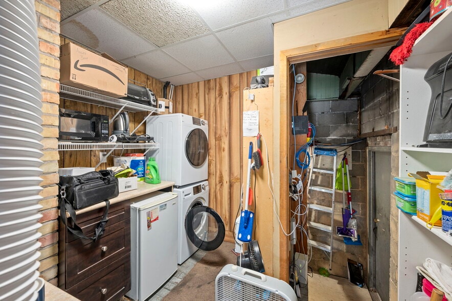 More Photos Of 227 Colborne St, Port Stanle Office For Sale