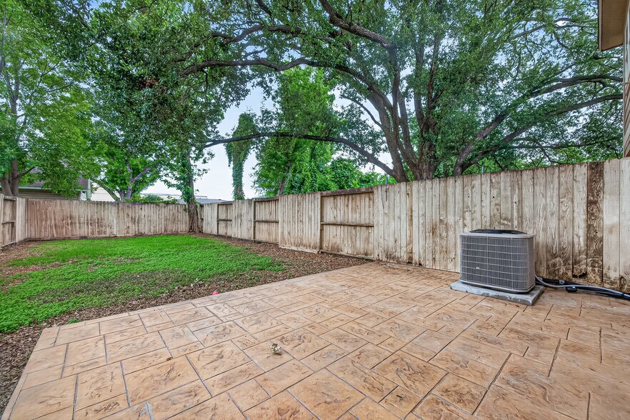 More Photos Of 14134 Packard St, Houston Specialty For Sale