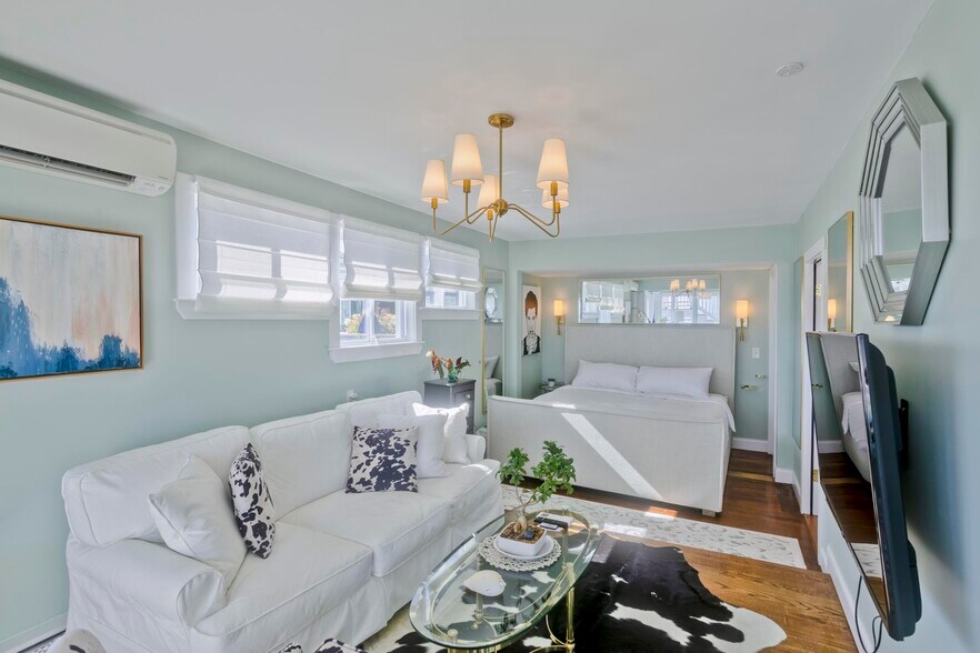 More Photos Of 265 Commercial St, Provincetown Flex For Sale