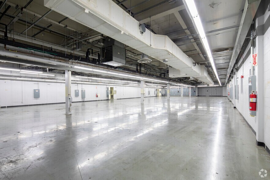 More Photos Of 4905 Moores Mill Rd, Huntsville Manufacturing For Lease