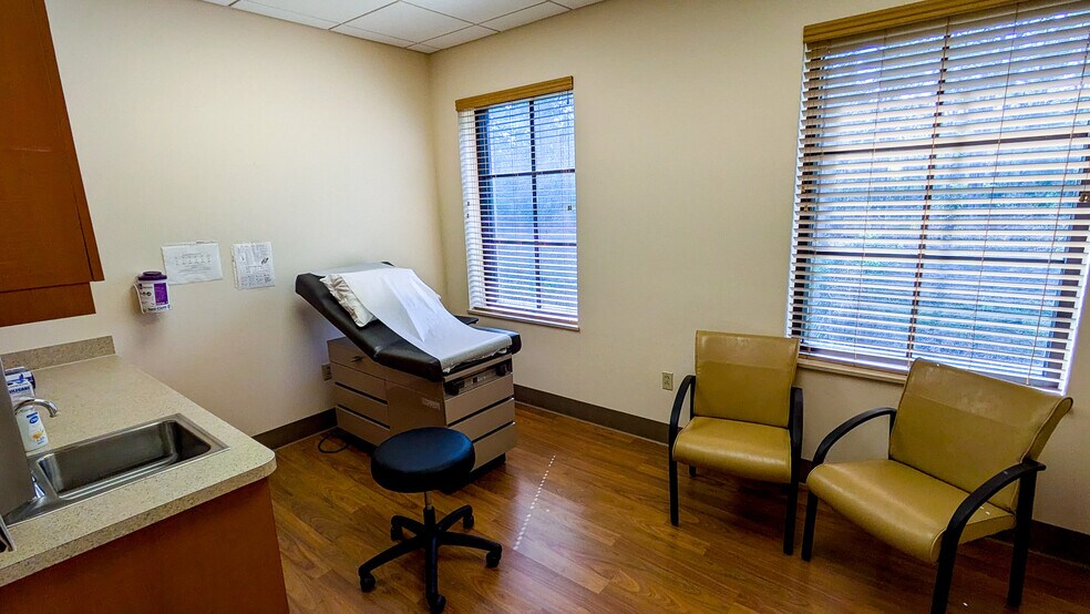 More Photos Of 8946 77th Ter E, Lakewood Ranch Medical For Sale