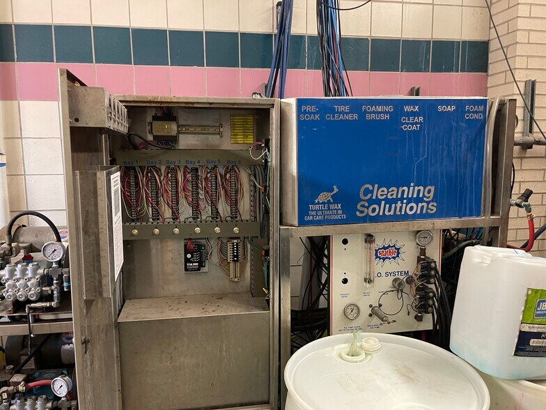 More Photos Of 5717 Red Bluff Rd, Pasadena Carwash For Sale