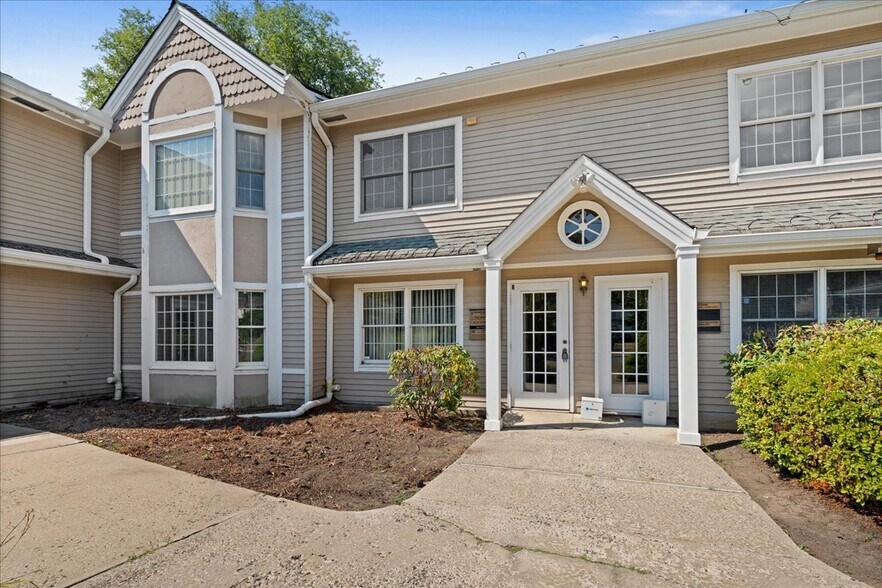 More Photos Of 5 Mountain Blvd, Warren Office For Lease