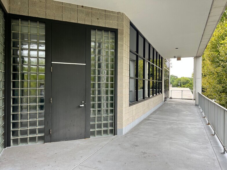 More Photos Of 733 Ridgedale Ave, East Hanover Industrial For Sale