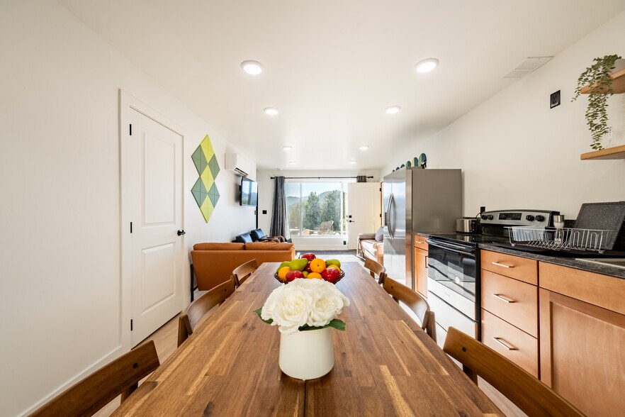 More Photos Of 342 Overlook Ln, Glendale Specialty For Sale