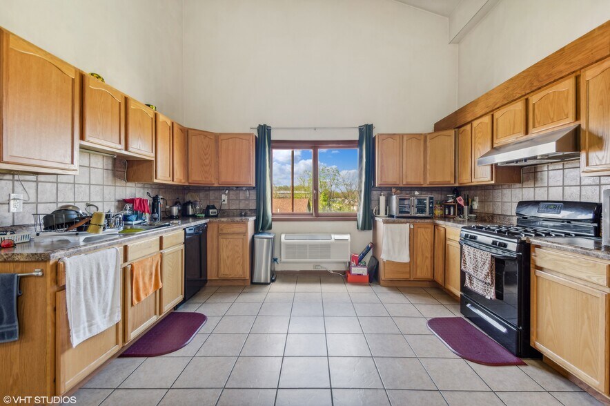 More Photos Of 1731 S State Route 127, Greenville Hotel For Sale