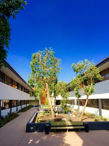 More Photos Of 23901 Calabasas Rd, Calabasas Office For Lease