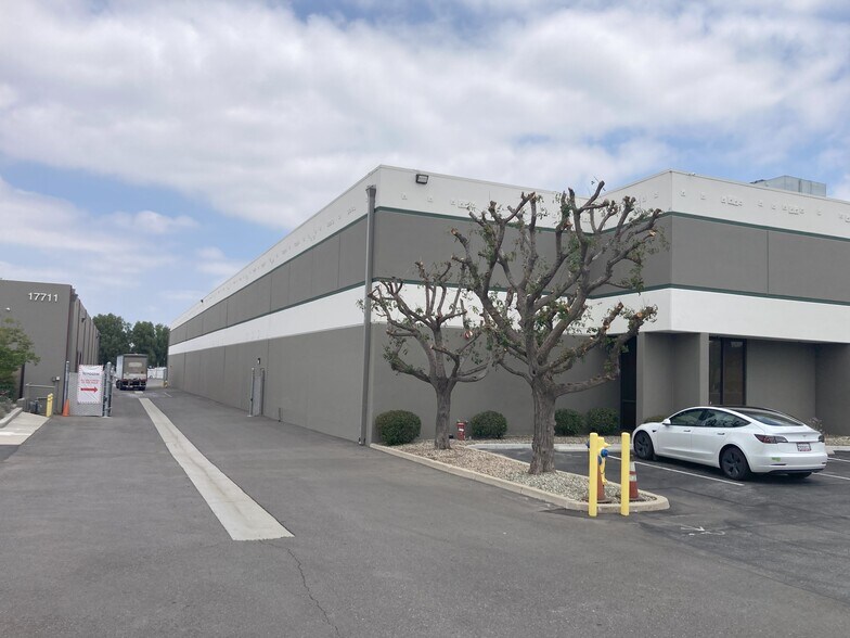 More Photos Of 17721 E Railroad St, City of Industry Warehouse For Lease