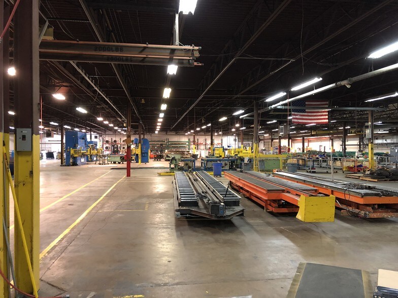 More Photos Of 11042 Wildwood Dr, Olive Branch Warehouse For Lease