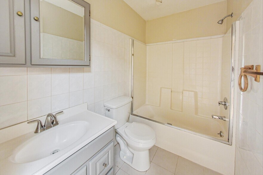 More Photos Of 2811-2815 Telegraph Ave, Berkeley Storefront Retail Residential For Sale