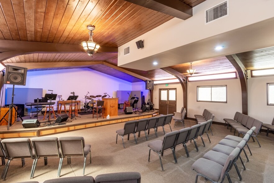 More Photos Of 10335 La Tuna Canyon Rd, Sun Valley Schools For Sale