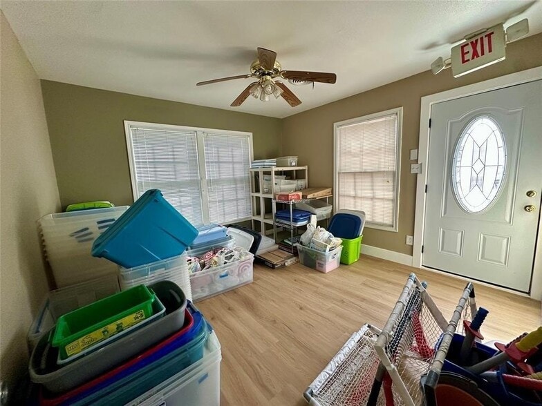 More Photos Of 503 Bolivar St, Denton Freestanding For Sale