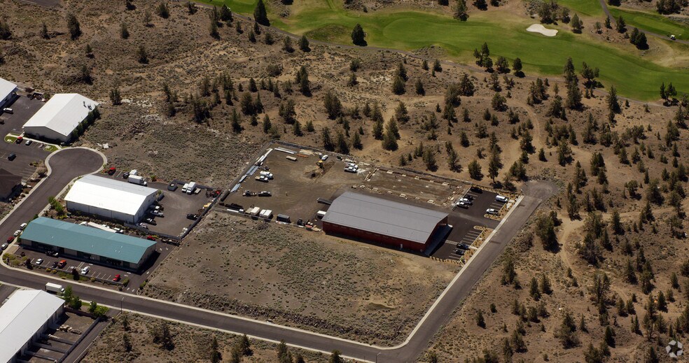 More Photos Of 4620 SW 23rd St, Redmond Warehouse For Lease