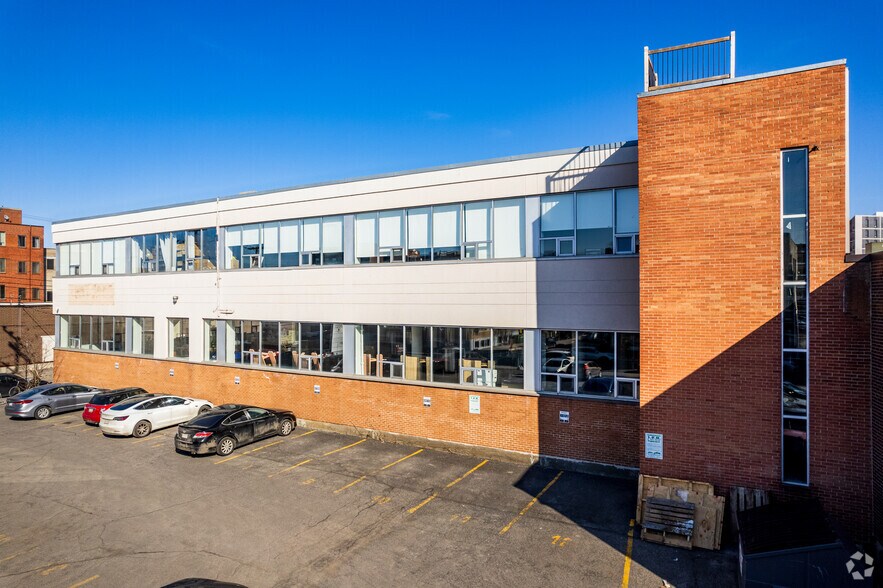 More Photos Of 6750-6800 Hutchison, Montréal Warehouse For Lease