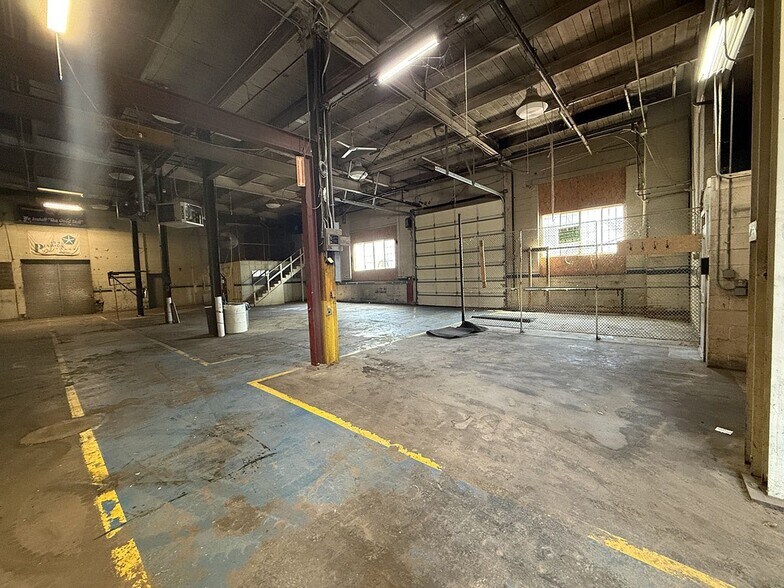 More Photos Of 218 Mechanic St, Waterville Manufacturing For Lease