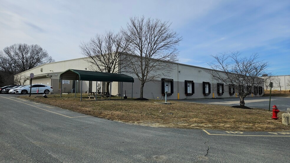 More Photos Of 9420 Cosner Dr, Fredericksburg Warehouse For Sale