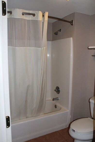 More Photos Of 2605 S Range Ave, Denham Springs Hotel For Sale