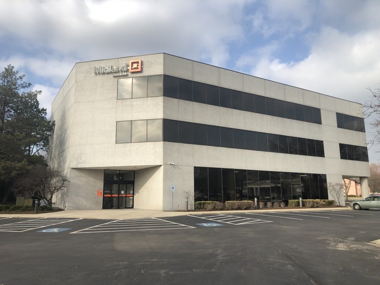 Primary Photo Of 1700 N Alpine Rd, Rockford Bank For Lease