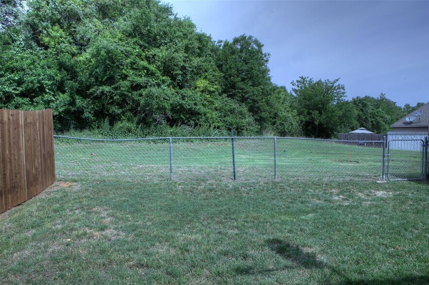 More Photos Of 141 Lindas Creek Ln, Weatherford Multifamily For Sale