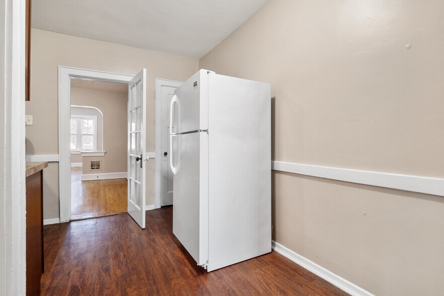 More Photos Of 4950 Winona Ave, Saint Louis Apartments For Sale
