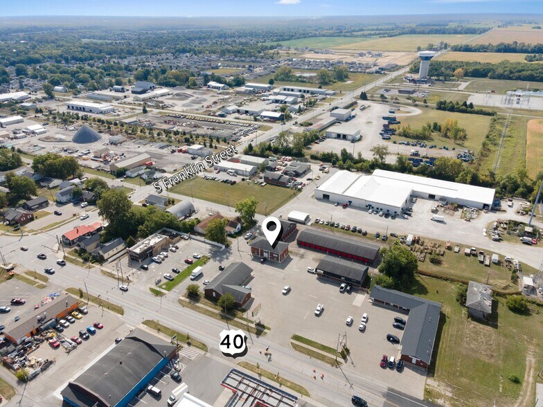 More Photos Of 1105 W Main St, Greenfield Office For Sale