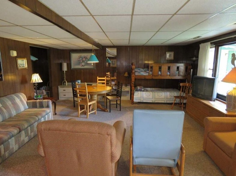 More Photos Of 1080 E Hiawatha Dr, Wisconsin Dells Hotel For Sale