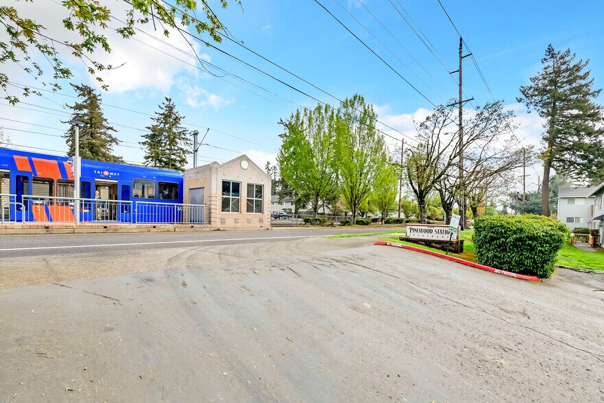 More Photos Of 16300-16400 E Burnside St, Gresham Apartments For Sale