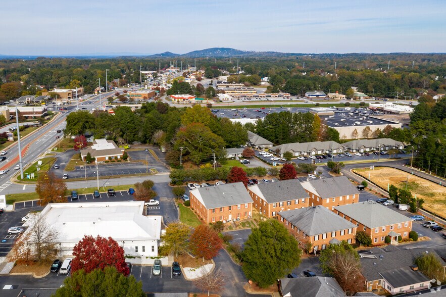 More Photos Of 2440 Sandy Plains Rd, Marietta Office For Lease