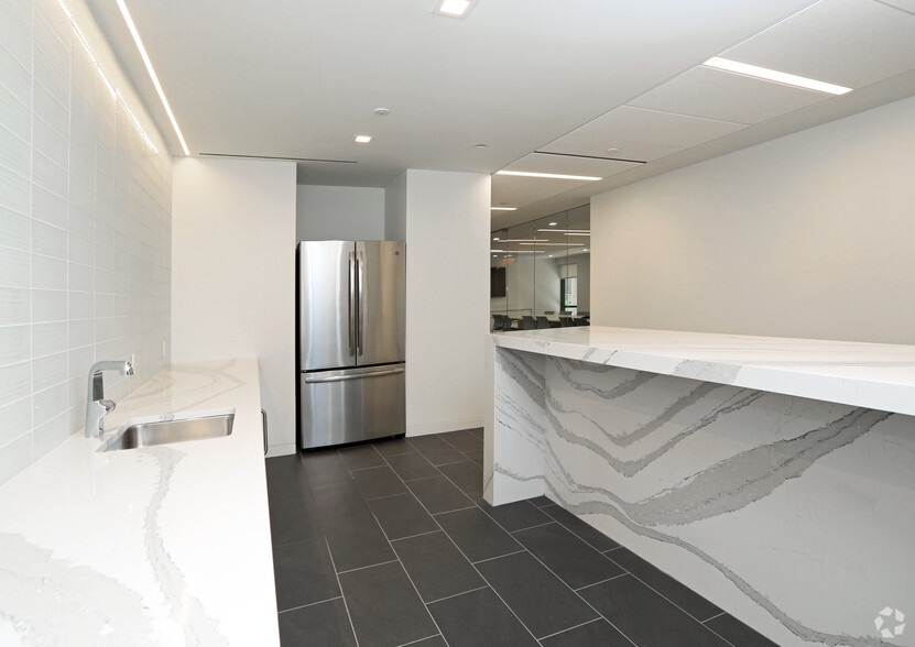 More Photos Of 1425 K St NW, Washington Office For Lease